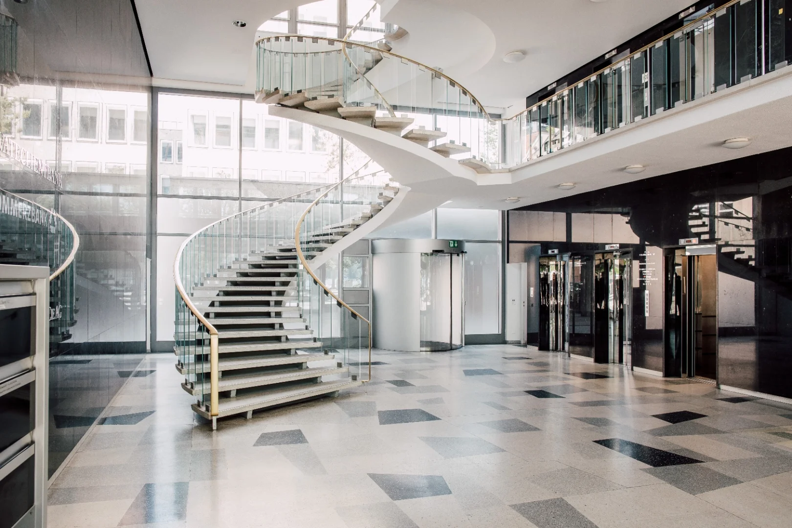 cosa mirai Utoquai, Zürich, building view