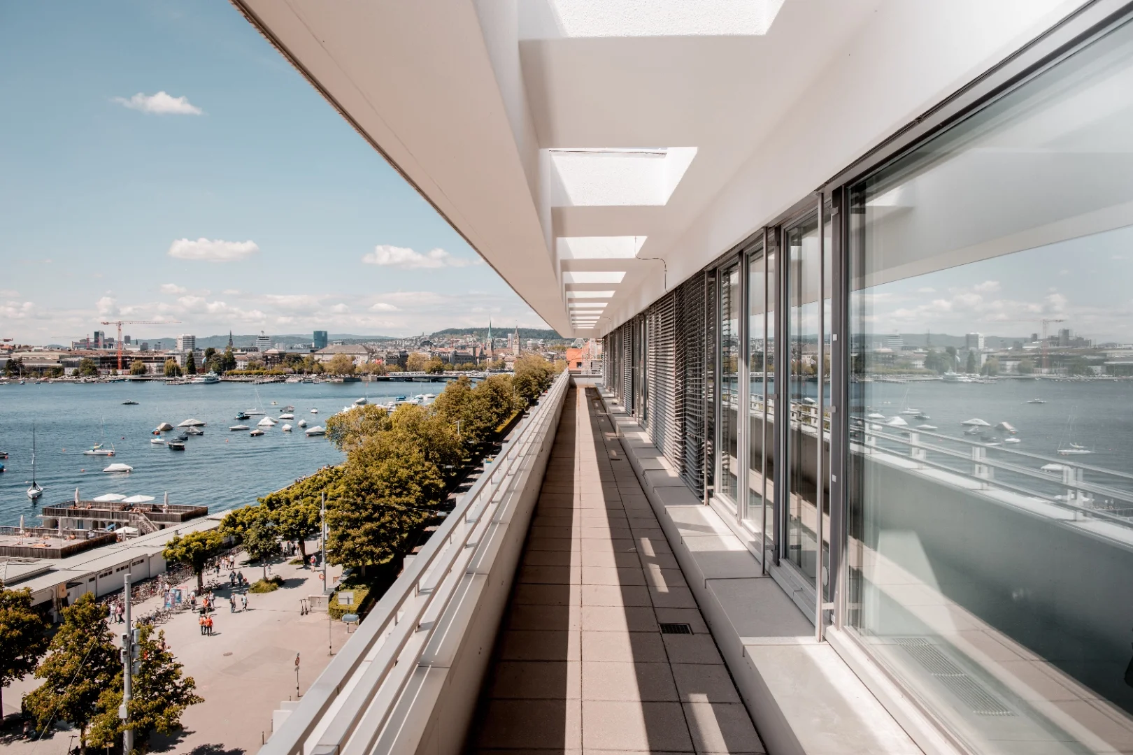 cosa mirai utoquai 55 zurich, building view